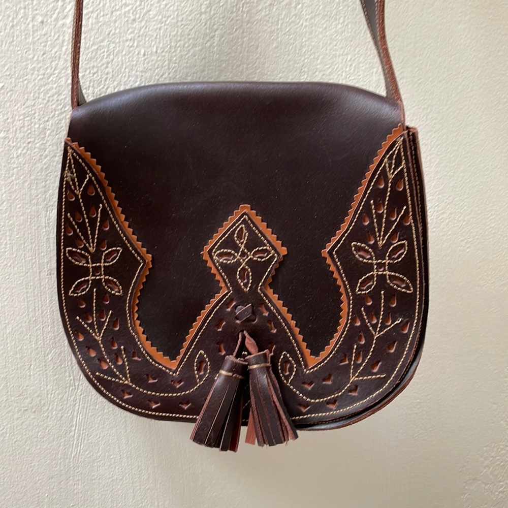 Handmade crossbody leather bag from Spain